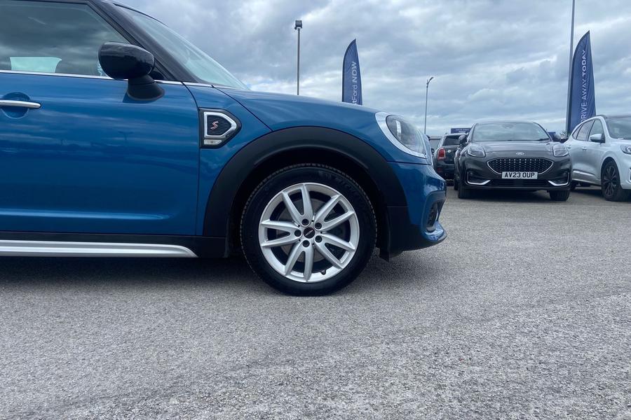 MINI Countryman Photo autoimg-5376dfcc6321c8e81ed896e53cee552b0e14b2d9.jpg