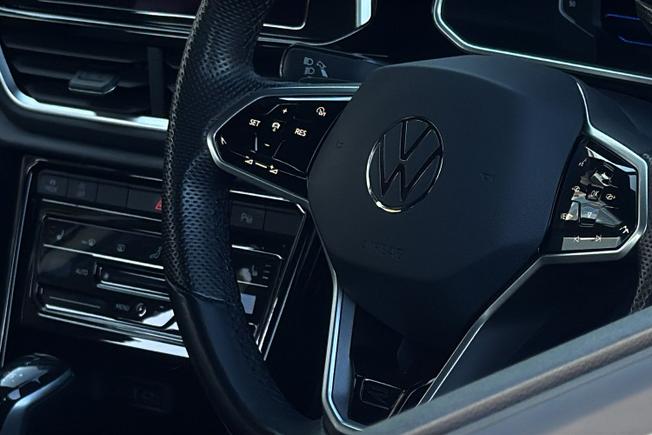 VOLKSWAGEN T-Roc Photo 36