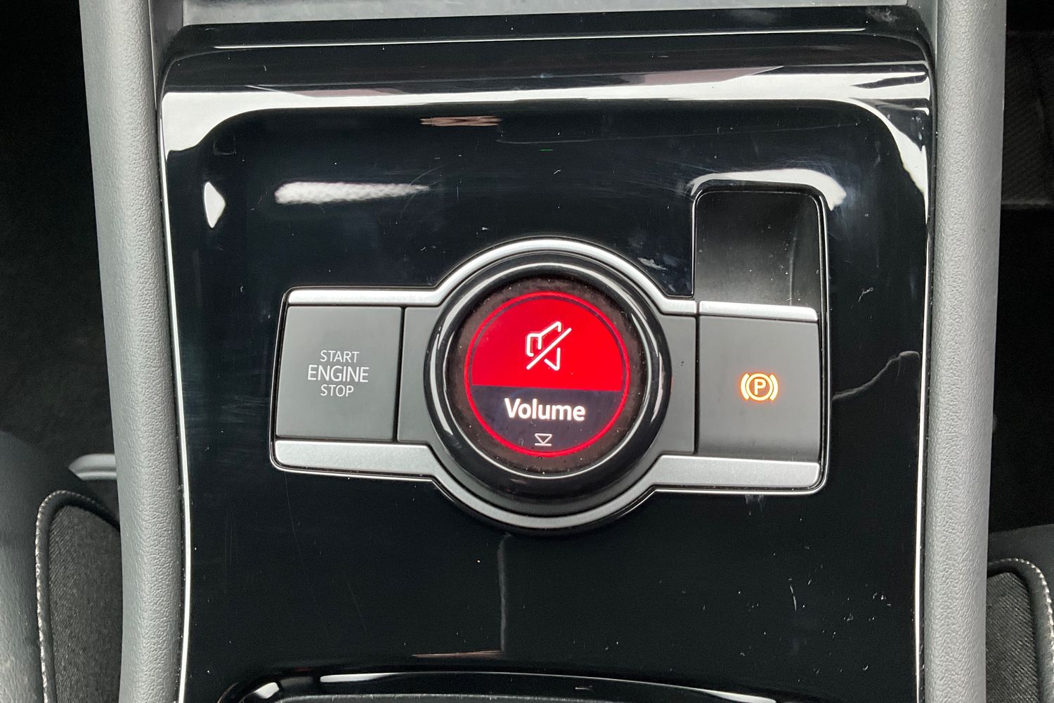 Volkswagen TAYRON Photo 28