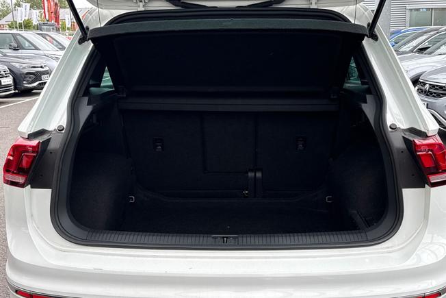VOLKSWAGEN Tiguan Photo 12