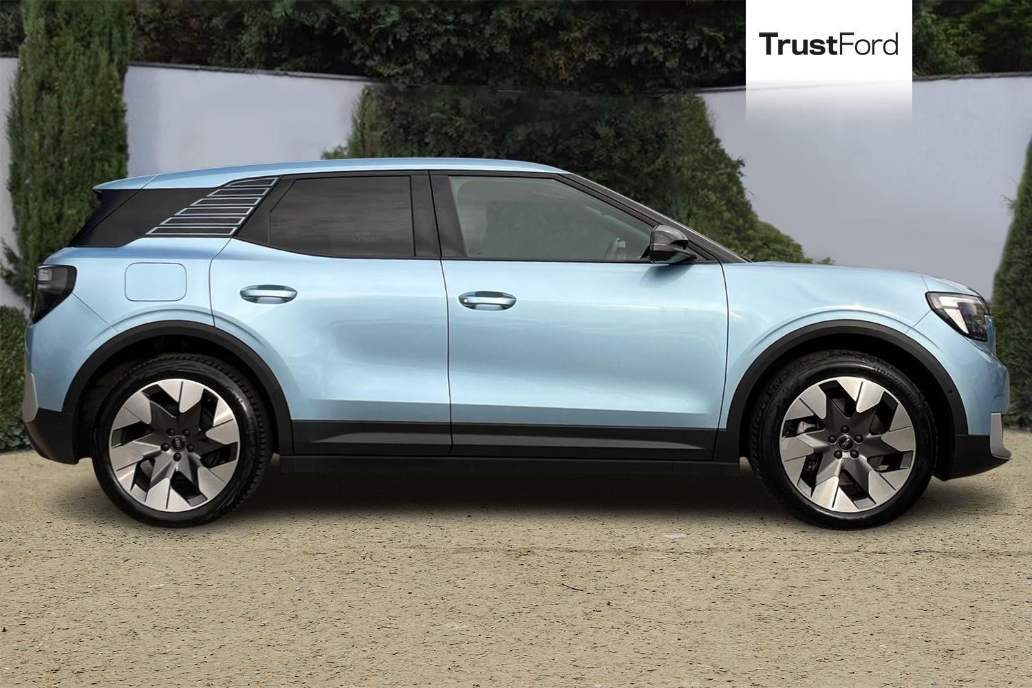 Ford EXPLORER Photo 2