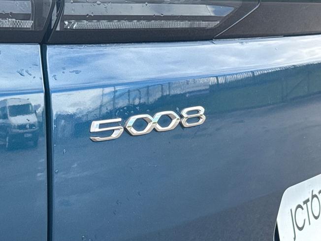 PEUGEOT 5008 Photo 35