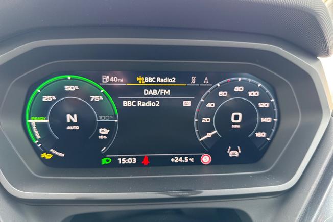 Audi Q4 Photo 15