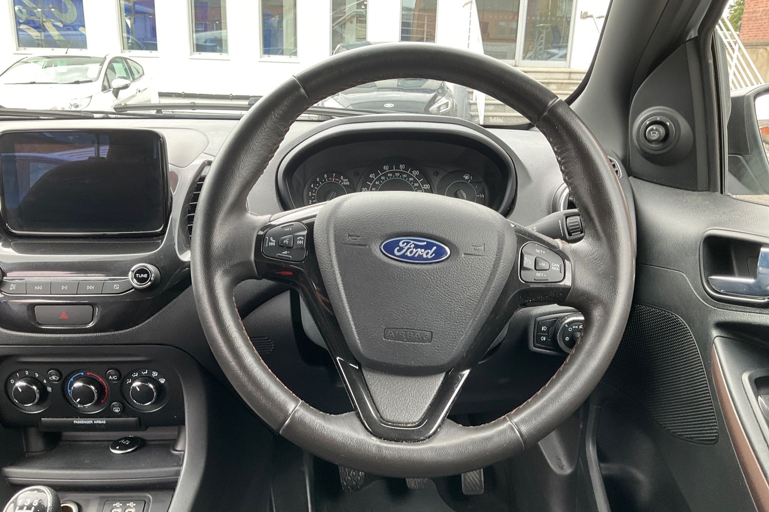 Ford KA+ Photo 11