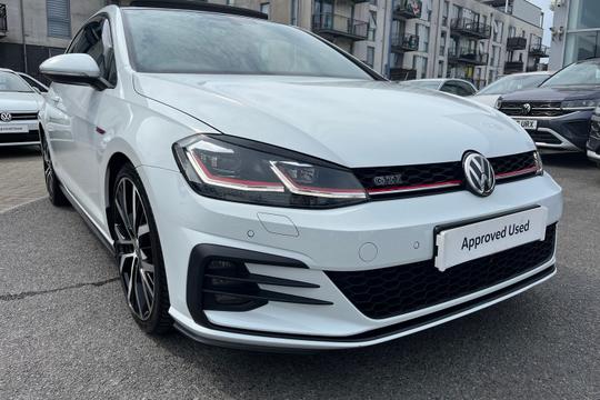 Volkswagen Golf Photo autoimg-5396f19e4641e89ee88f813f60b89695494588a6.jpg