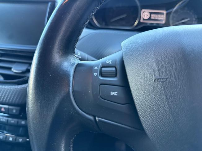PEUGEOT 2008 Photo 16