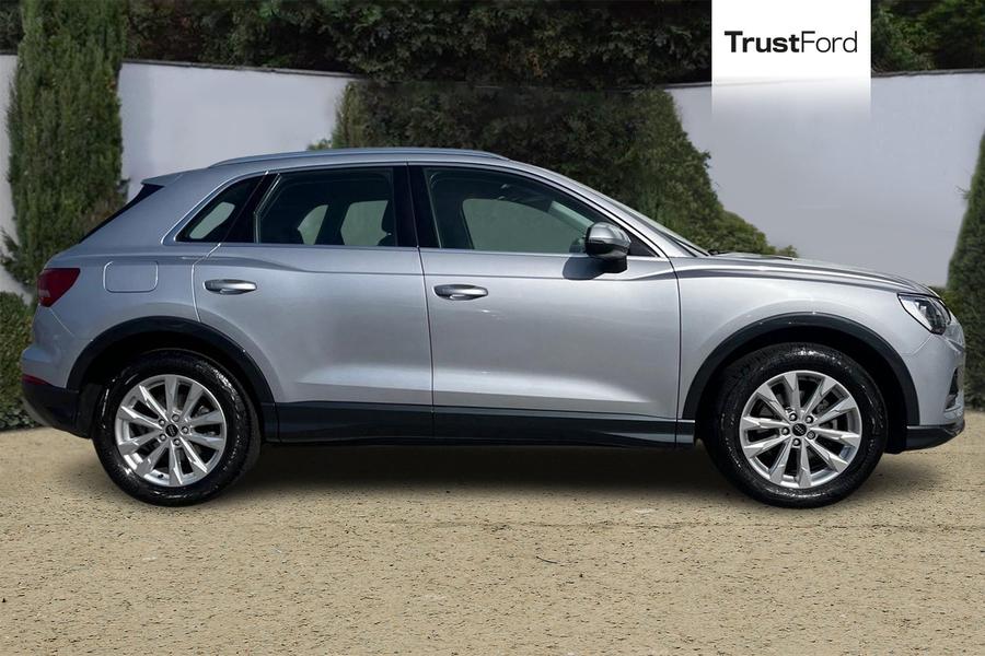 Audi Q3 Photo autoimg-539cfcb9adc494af9bee0fbe6d21127c621c15fa.jpg