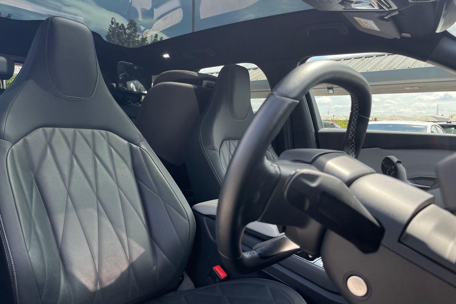 Ford Explorer Photo 16