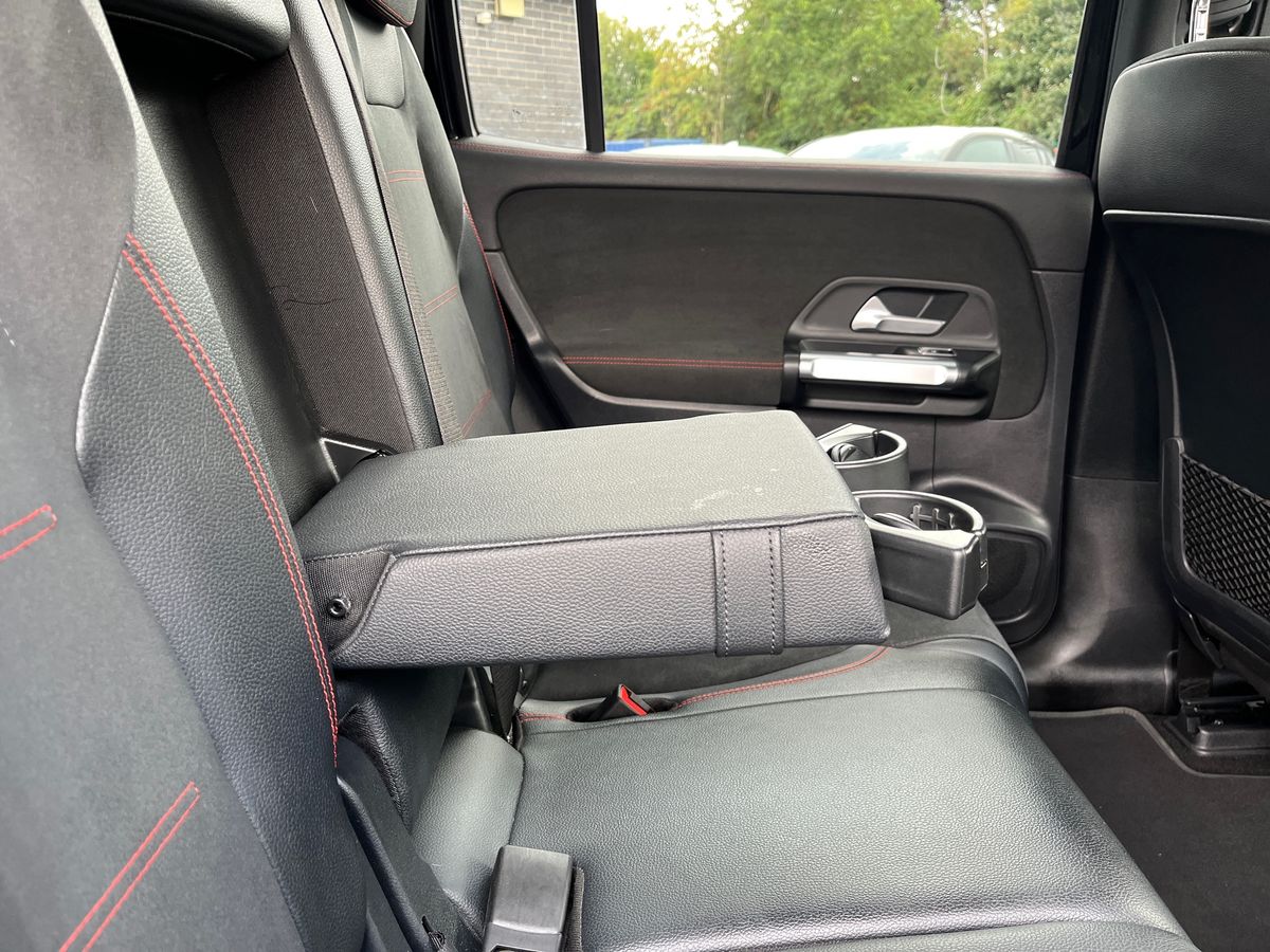 Mercedes-Benz EQB Photo 33