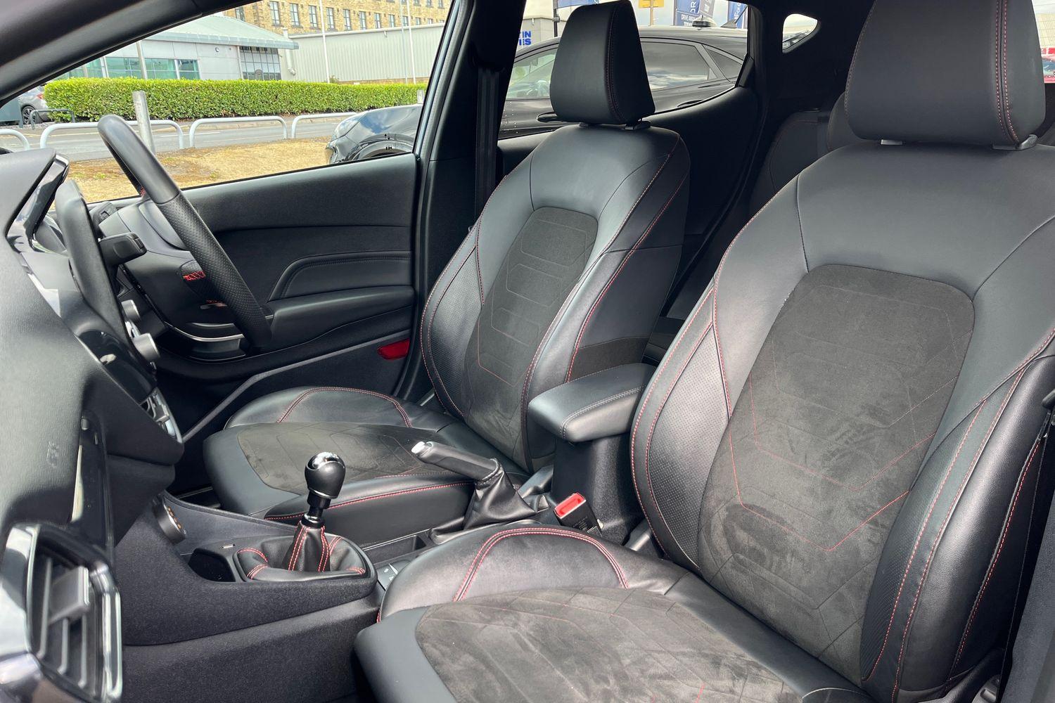 Ford Fiesta Photo 18