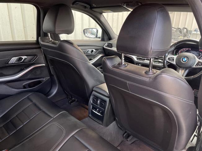 BMW 3 Series Photo 30