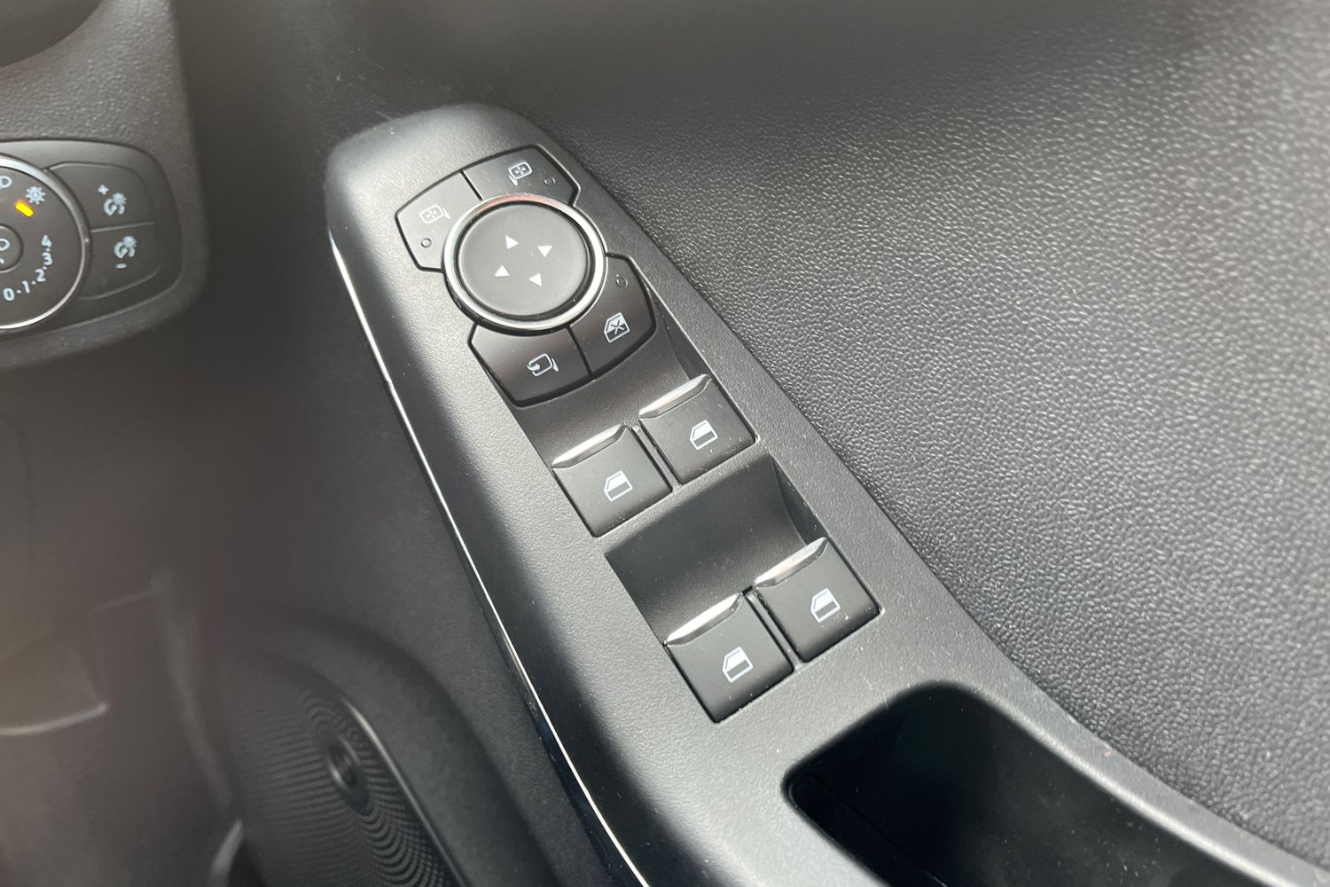Ford FIESTA Photo 15