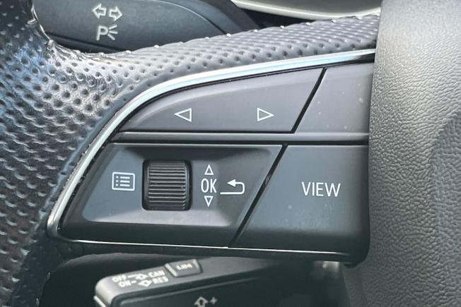 AUDI Q3 Photo 16