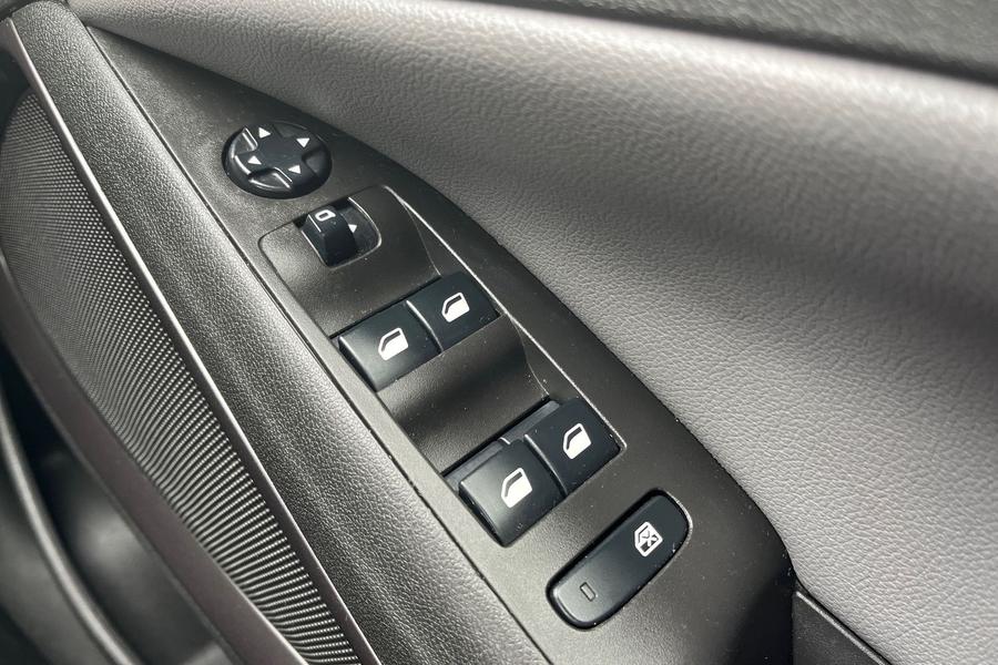 Vauxhall CROSSLAND X Photo autoimg-53a7e1190774a2187aa67a94ffb6093c95345b24.jpg
