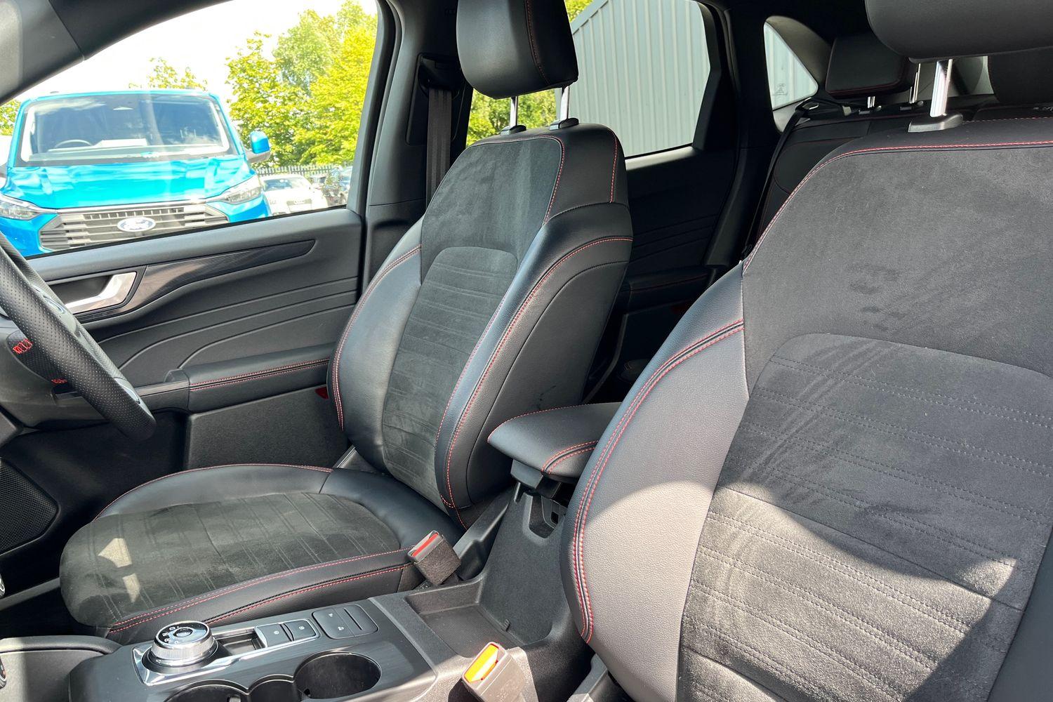 Ford KUGA Photo 18