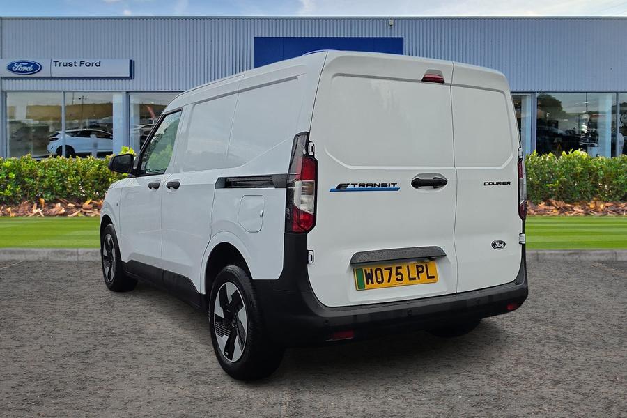 Ford E-TRANSIT COURIER Photo autoimg-53ad3b5dcb8def4ac031b55714e624071d05e192.jpg
