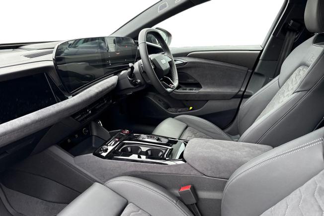AUDI A6 E-Tron Avant Photo 2