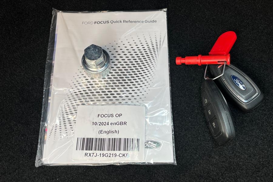 Ford FOCUS Photo autoimg-53b3280ecee7ee9de6af66ad5417413e3d610979.jpg