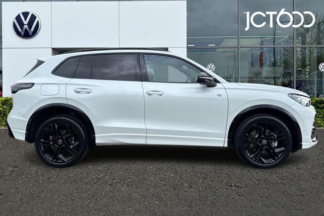 VOLKSWAGEN Tiguan Photo 4