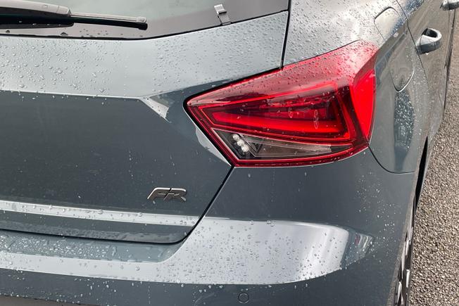 SEAT Ibiza Photo 18