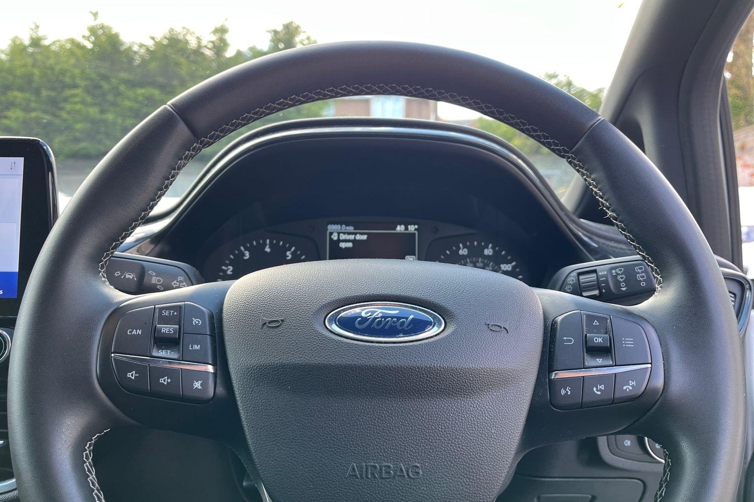 Ford FIESTA Photo 11