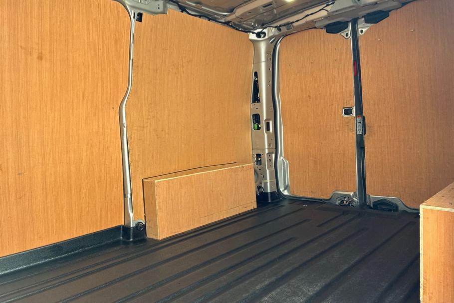 Used Ford TRANSIT CUSTOM HS25CHK 4
