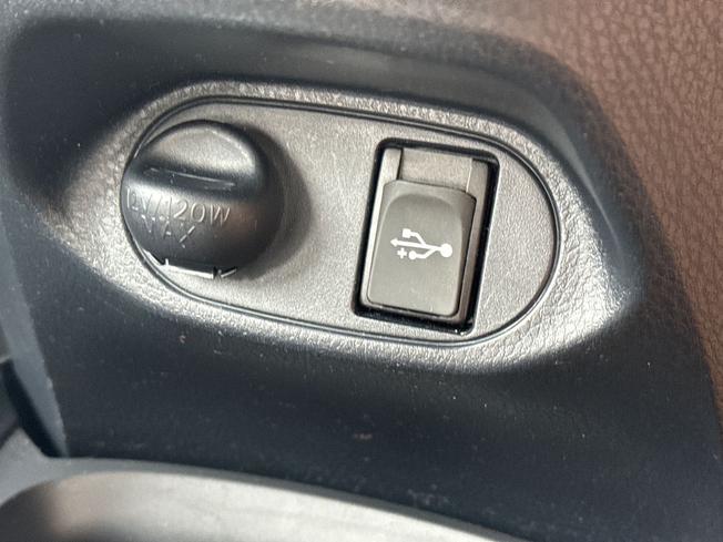 TOYOTA Yaris Photo 52