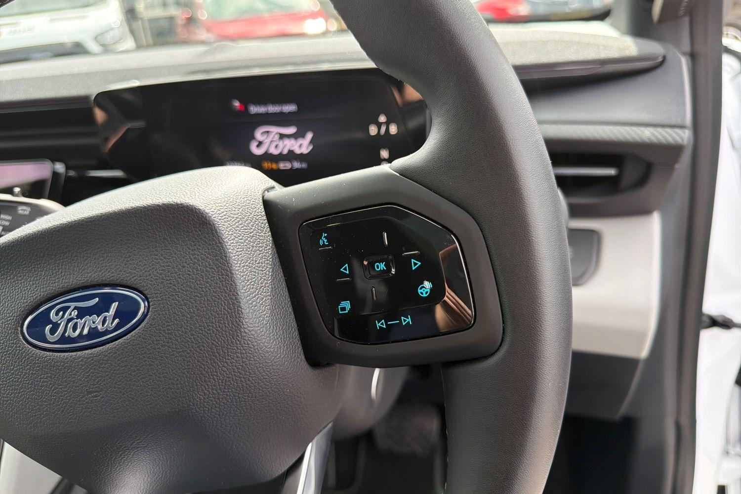 Ford Explorer Photo 24