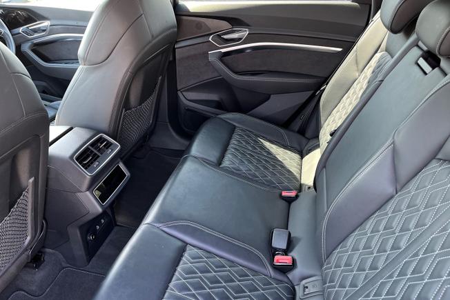 AUDI e-tron Photo 41