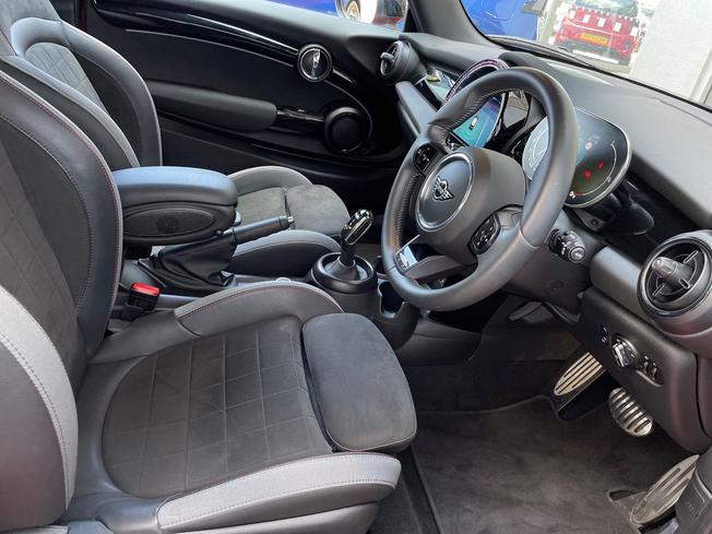 MINI Hatch Photo 28
