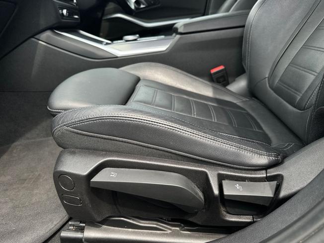 BMW 3 Series Photo 28