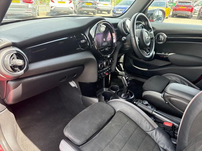 MINI Hatch Photo 25