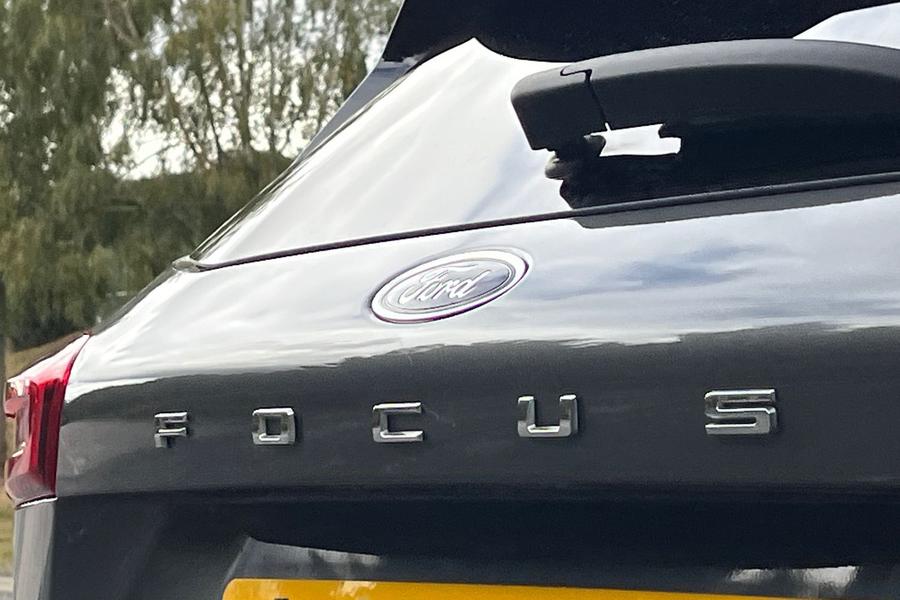 Ford Focus Photo autoimg-53cf06cb17fdb9bdd1d873cbdb112a9435feced5.jpg