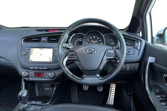 Kia Ceed Photo autoimg-53d23748f36a1e7acdf839cb7127d15fd7a56a18.jpg