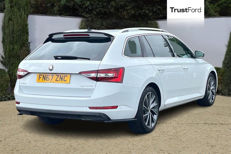 Skoda SUPERB Photo autoimg-53d315fcbae3704969a9b6ae46fc5ff637f26a5e.jpg