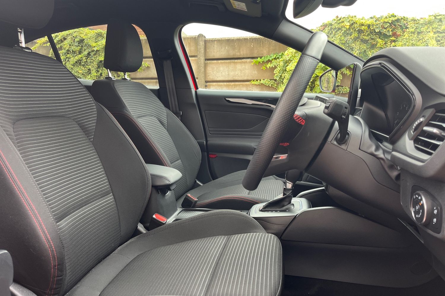 Ford FOCUS Photo 16