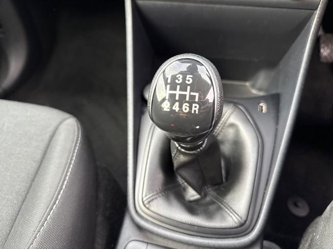 Ford Fiesta Photo 35