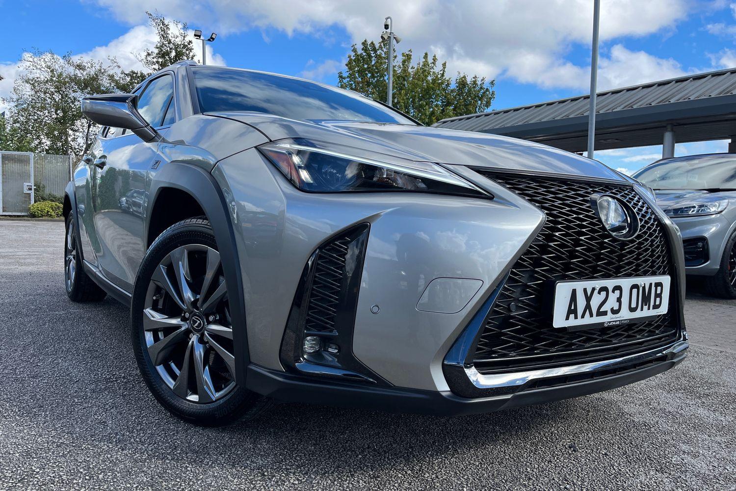 Lexus UX Photo 36
