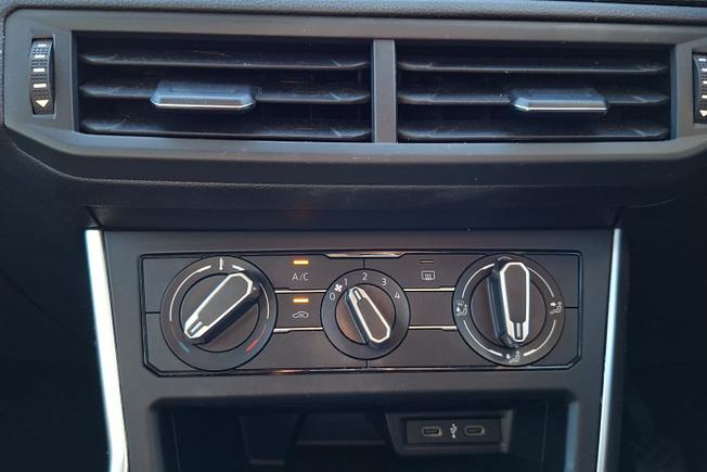 VOLKSWAGEN Polo Photo 22