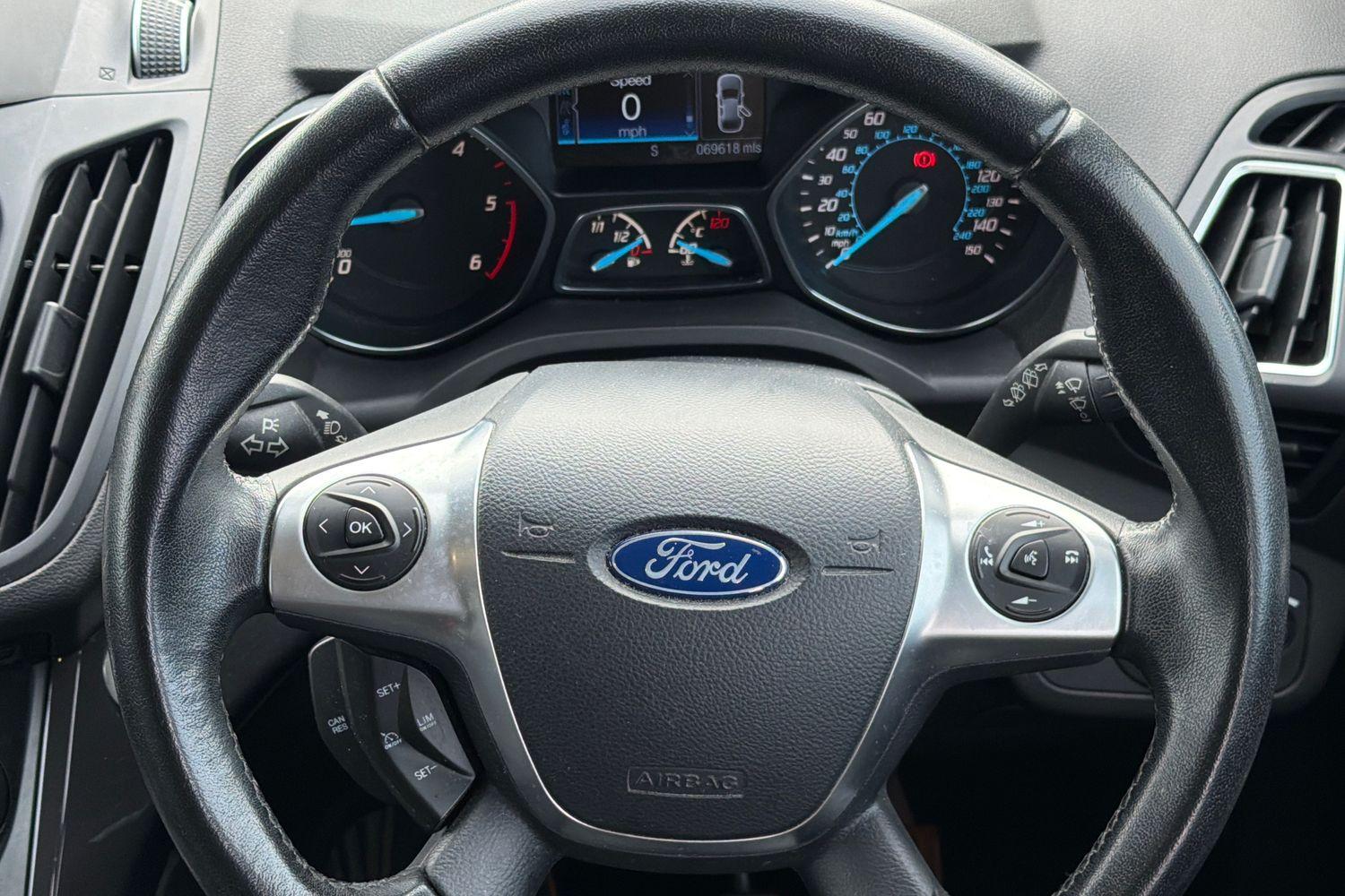 Ford KUGA Photo 11