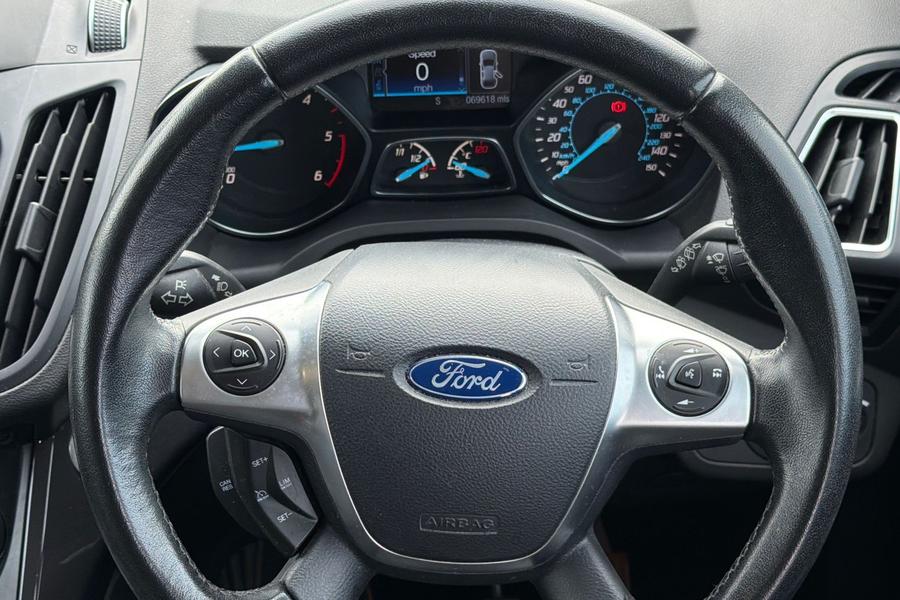 Ford KUGA Photo autoimg-53e88016a5e7e80dddb207772e16b25102820538.jpg