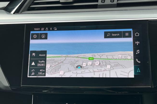 AUDI Q8 E-Tron Photo 14
