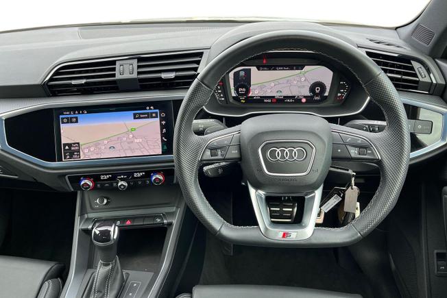 AUDI Q3 Photo 11