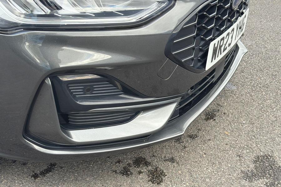 Ford FOCUS Photo autoimg-53f445f70c0bed08fe95bf54ba86a92d9ca84ec4.jpg