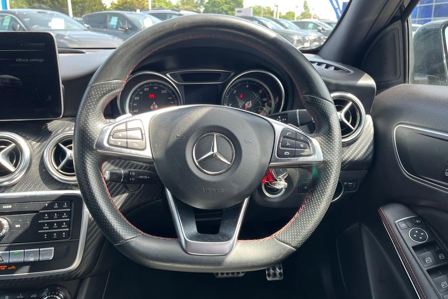 Mercedes-Benz A CLASS Photo autoimg-53f57c57eec9742ad3a8d6cb466e2b58071157ba.jpg