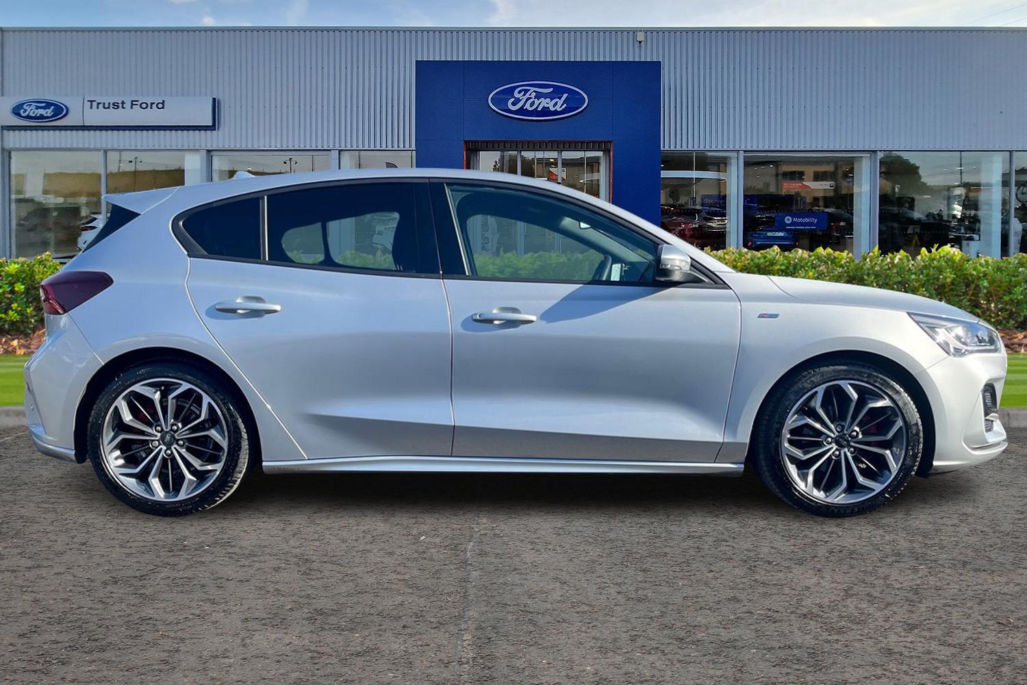 Ford Focus Photo 2