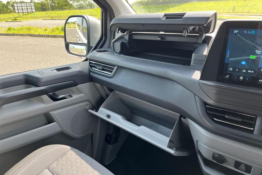 Used Ford TRANSIT CUSTOM XRZ5111 26