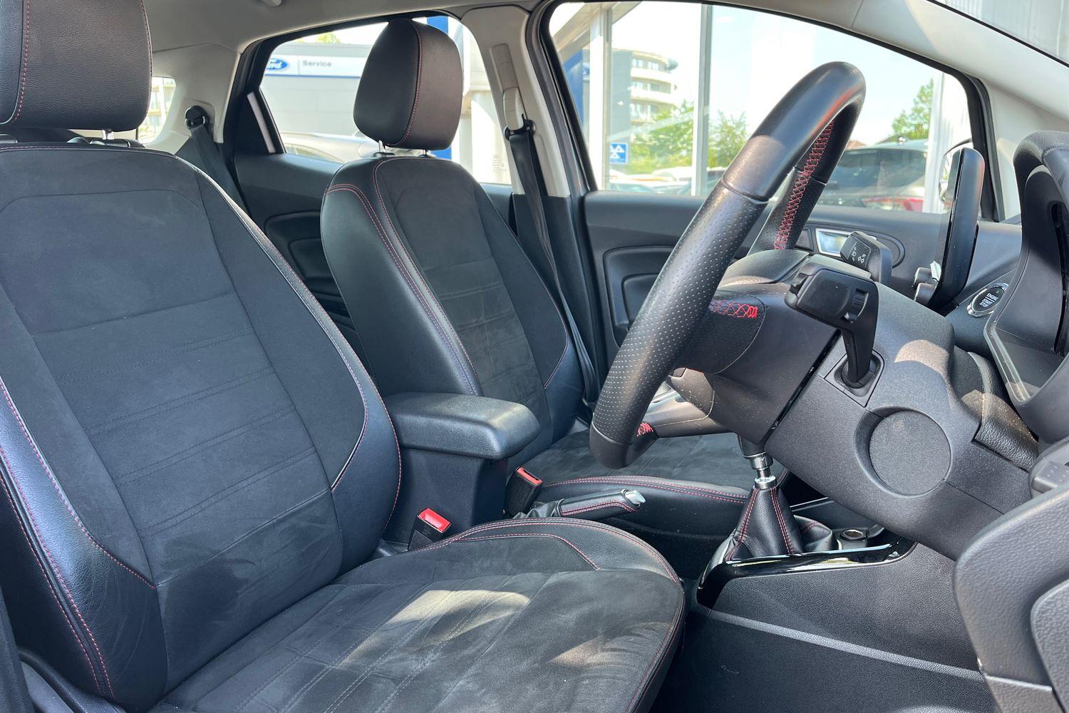 FORD ECOSPORT Photo 16