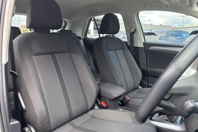VOLKSWAGEN T-Roc Photo 27