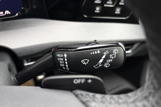 VOLKSWAGEN Golf Photo 33
